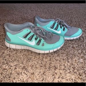 Nike Free Run Tennis Shoes